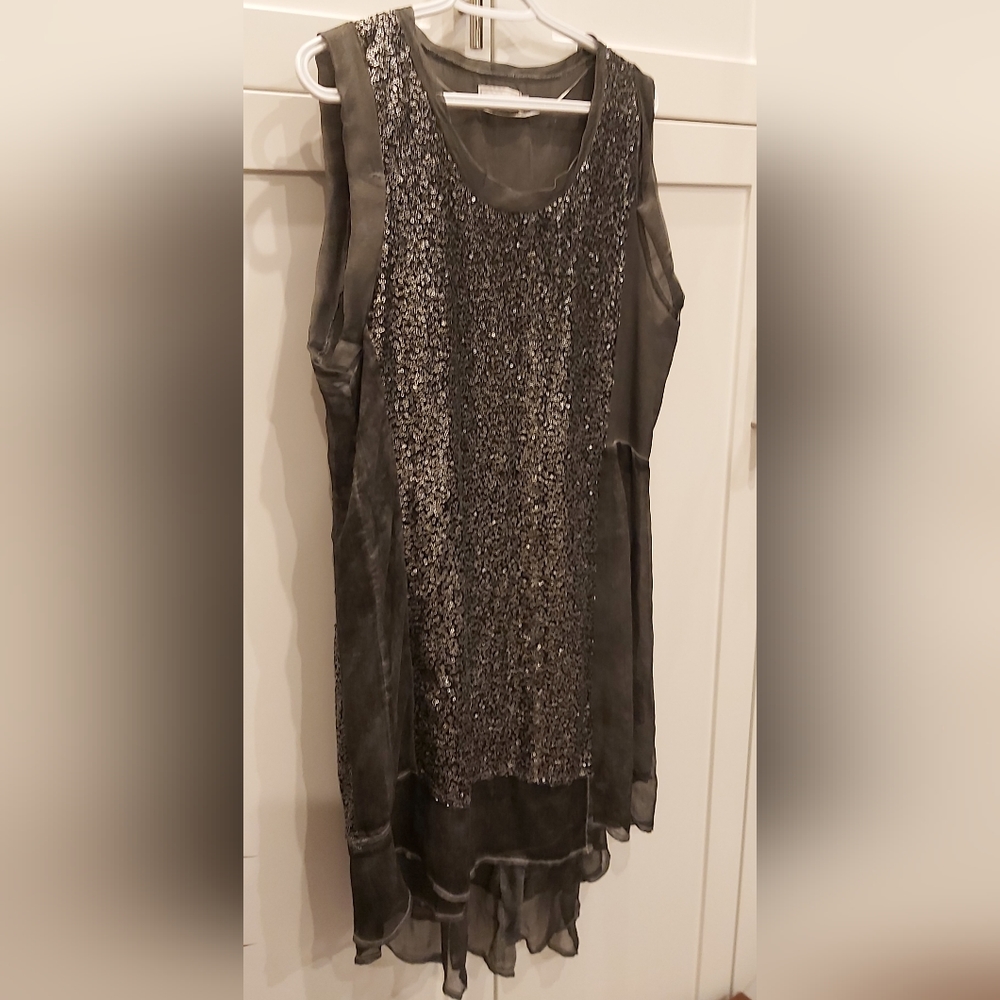Cream sleeveless tunic chiffon top